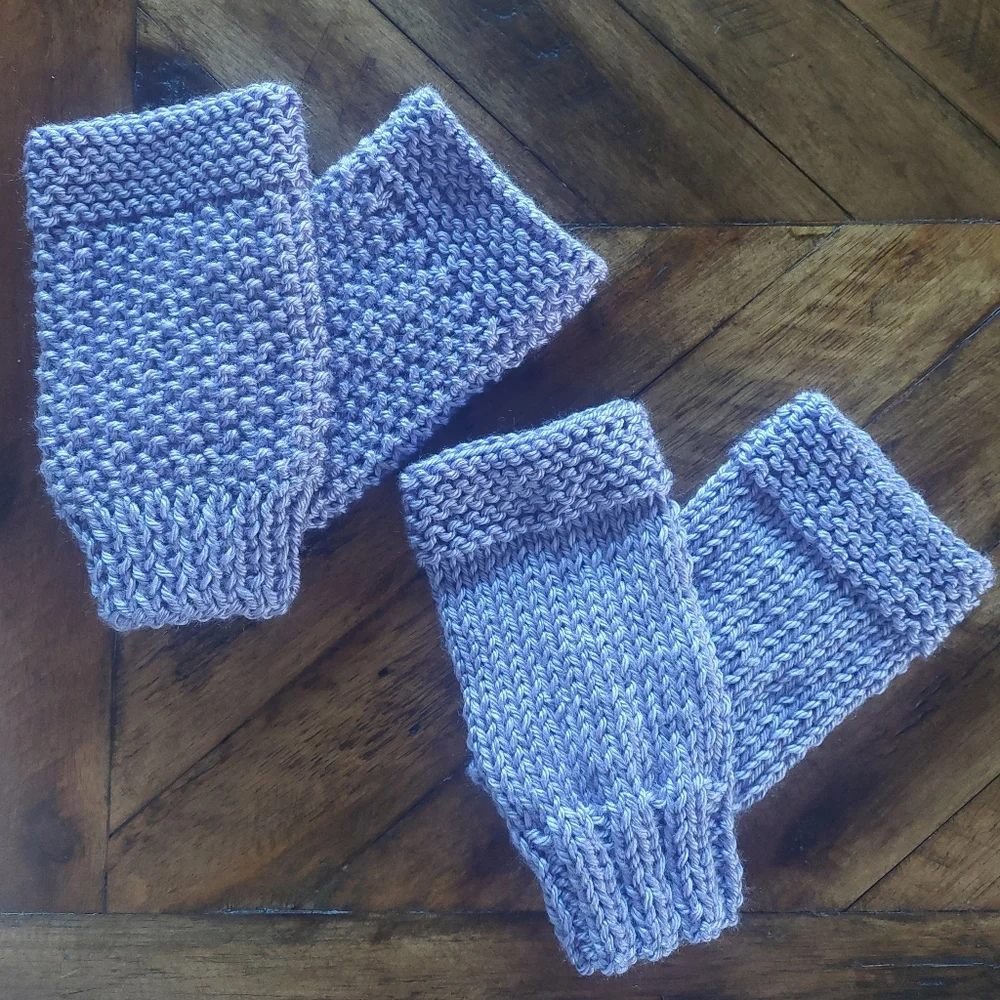 2  knitted hand/wrist warmers - Picture 8 of 9